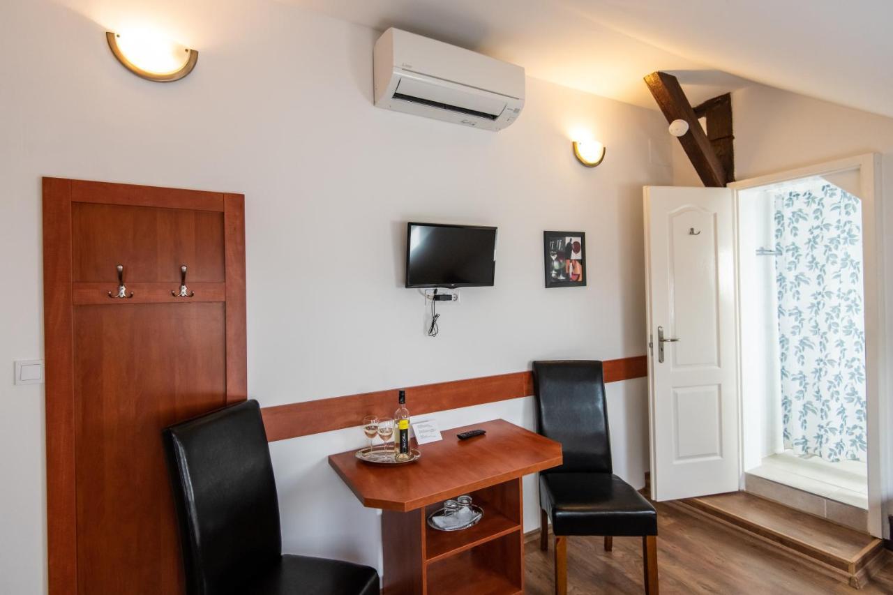 Fenyes Vinorium Bed & Breakfast Sopron Ngoại thất bức ảnh
