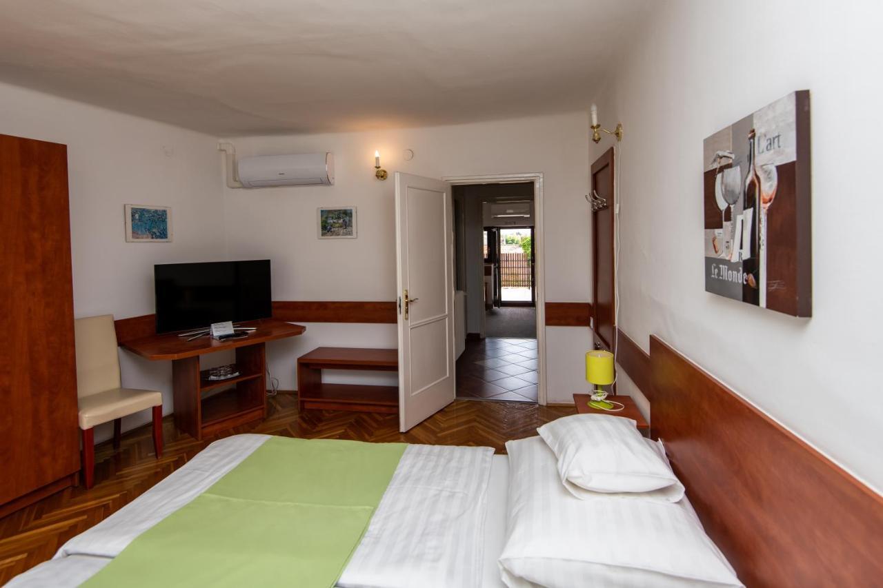 Fenyes Vinorium Bed & Breakfast Sopron Ngoại thất bức ảnh