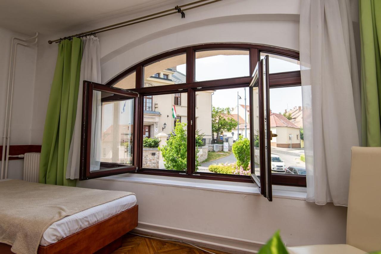 Fenyes Vinorium Bed & Breakfast Sopron Ngoại thất bức ảnh